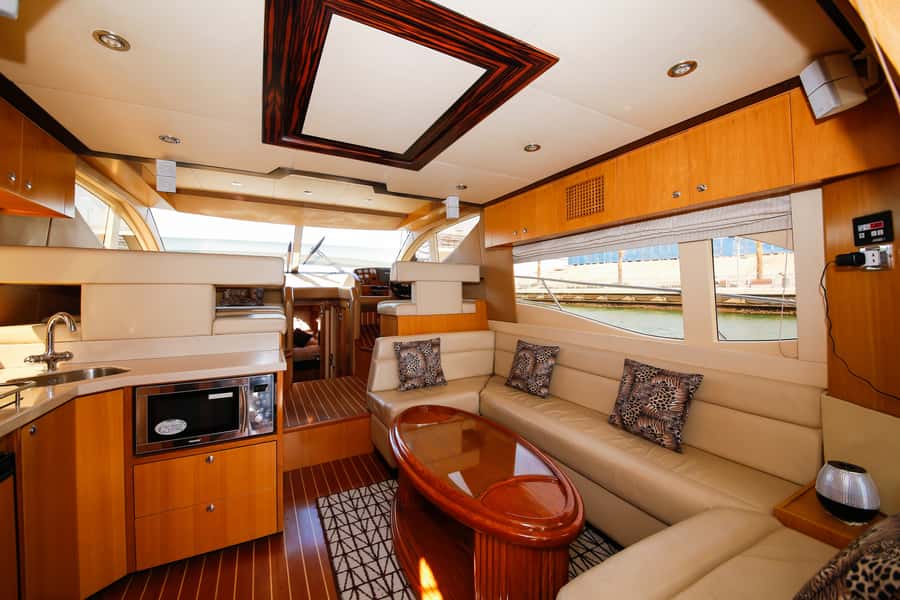 Dubai: Atlantis and Burj Al Arab Cruise on Luxury Yacht - Palm Jumeirah and Atlantis