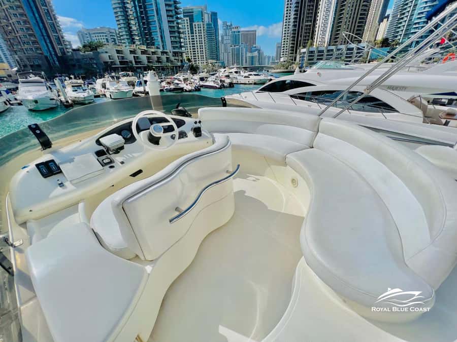 Dubai: Azimut 42 Feet Private Luxury Yacht Cruise - Leaving Gate T for Dubai Marina