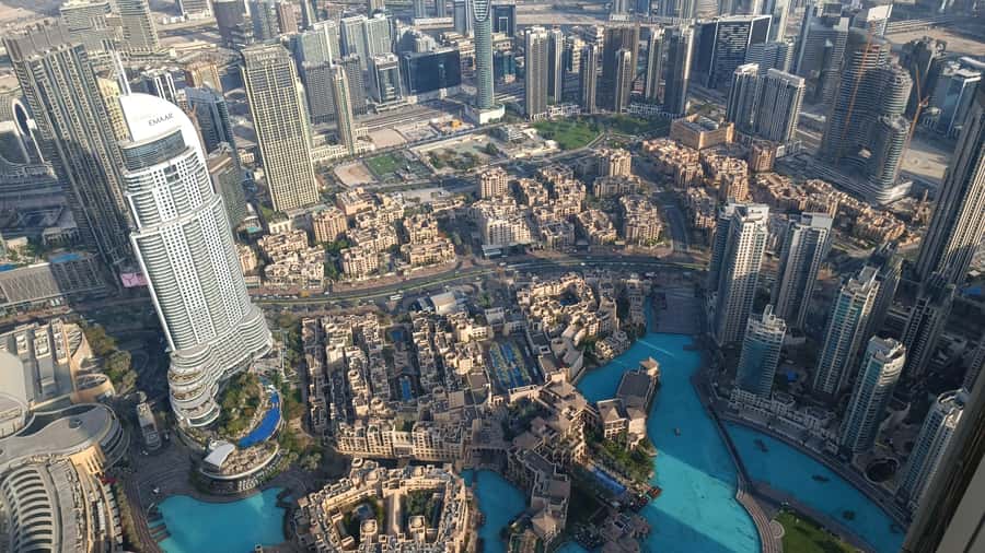 Dubai: Burj Khalifa VIP Sunset Tour with Porsche Transfer - Golden hour from the 500-meter lounge