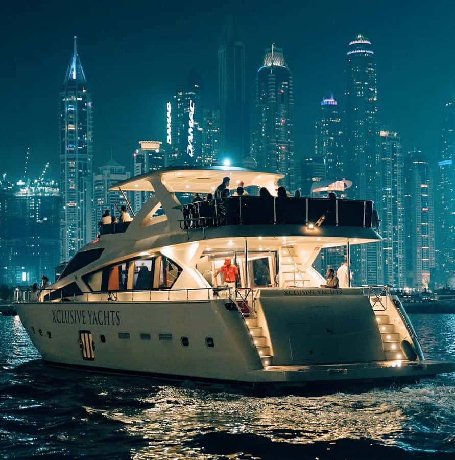 Dubai Harbor: Luxury Yacht Tour with BBQ Options - The 1-hour route through Marina and JBR