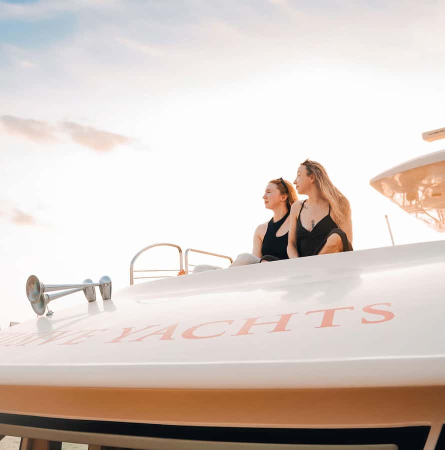 Dubai Harbor: Luxury Yacht Tour with BBQ Options - Practical details that can affect your day