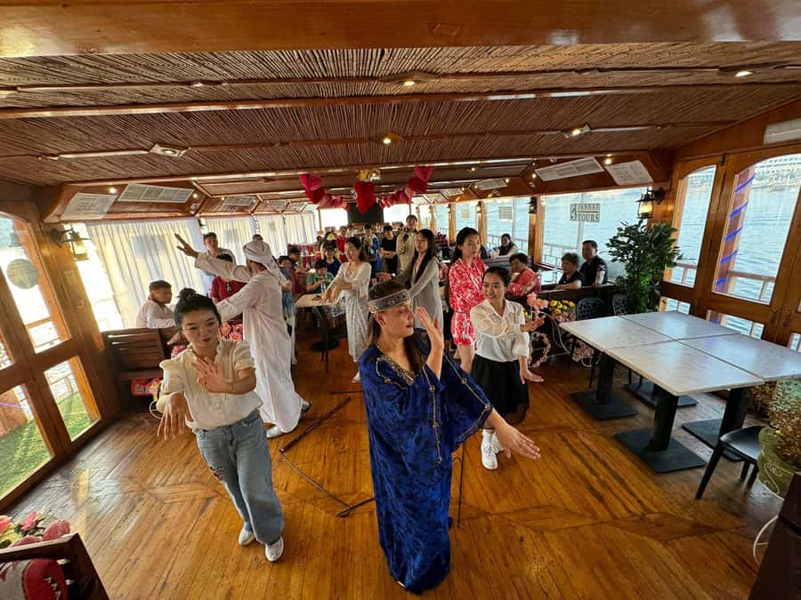 Dubai: Luxury Dinner Cruise with Live Music - Who will enjoy this dhow cruise most