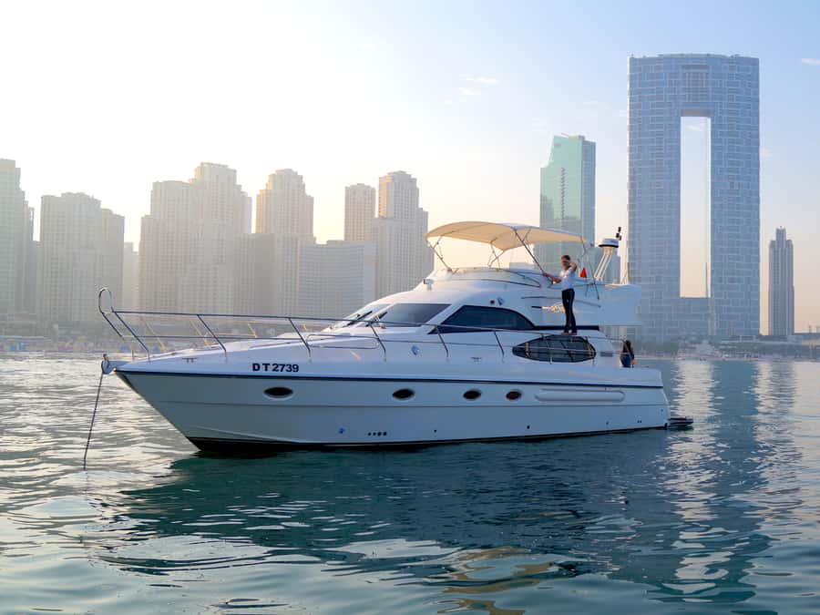 Dubai: Luxury Private 50 FT Yacht Cruise + Optional Sushi - Who should book this experience?