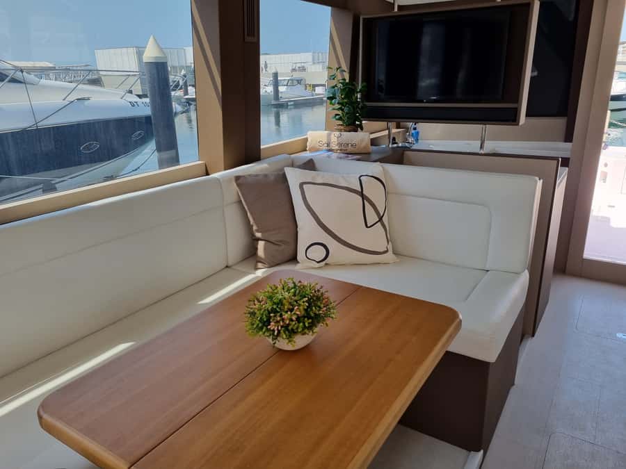 Dubai: Luxury Sightseeing Cruise with Food and Drinks - Ain Dubai from the water