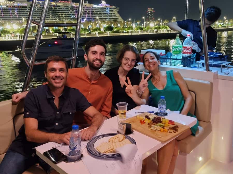 Dubai: Luxury Sightseeing Cruise with Food and Drinks - Palm Jumeirah and the Sheikh’s private island