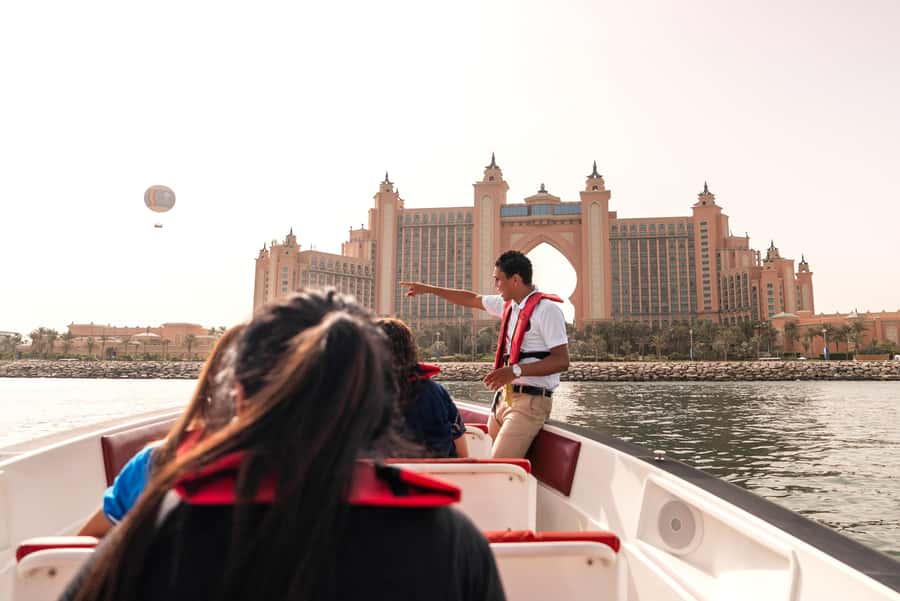Dubai Marina: 1-Hour Luxury Sightseeing Speedboat Tour - Why this one-hour boat ride works