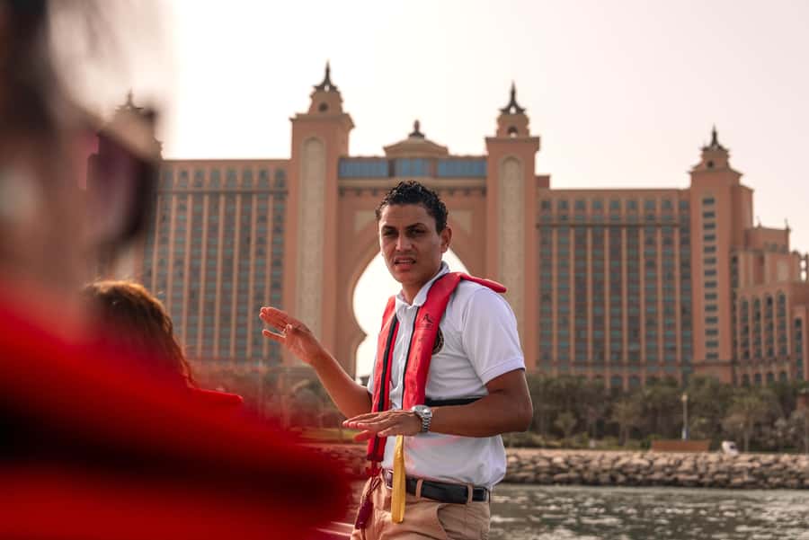 Dubai Marina: 1-Hour Luxury Sightseeing Speedboat Tour - The crew, commentary, and personal service