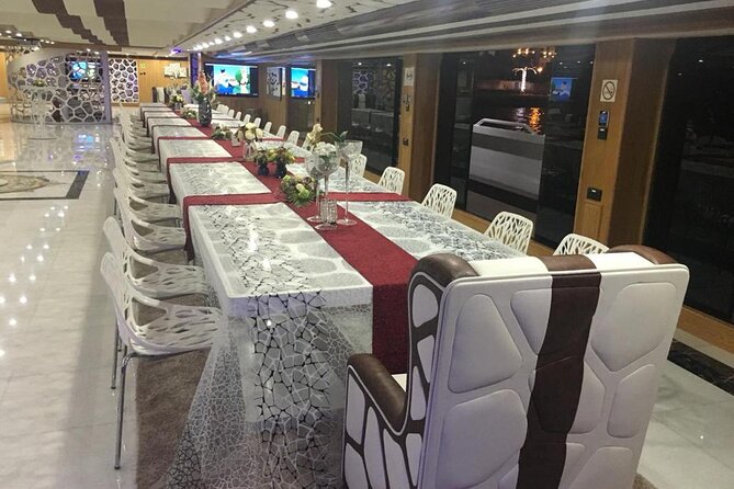 Dubai Marina Luxury Cruise w/ 5 Star Buffet Dinner & Transfer - JBR and Atlantis add variety to the route