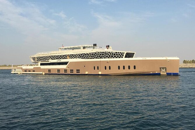 Dubai Marina Luxury Cruise w/ 5 Star Buffet Dinner & Transfer - From the hotel to the marina