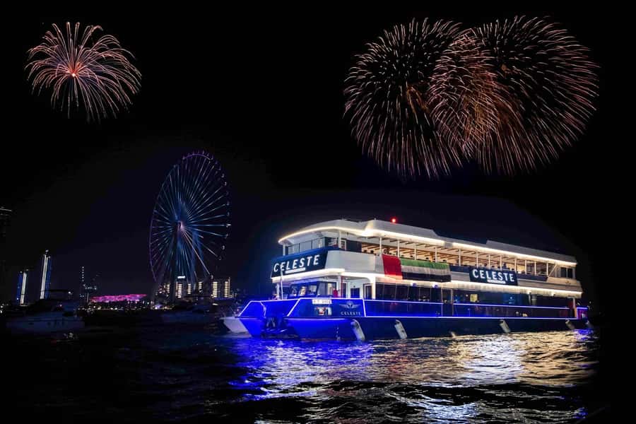Dubai Marina: Luxury Dinner Cruise, Live Show, Open Bar & DJ - Key points at a glance