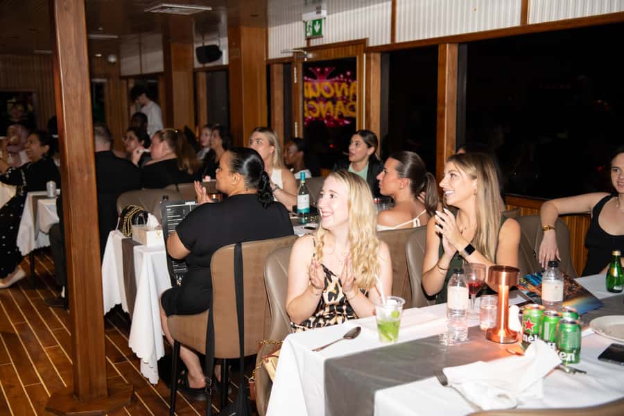 Dubai Marina: Luxury Dinner Cruise, Live Show, Open Bar & DJ - Choosing between soft drinks and the open bar