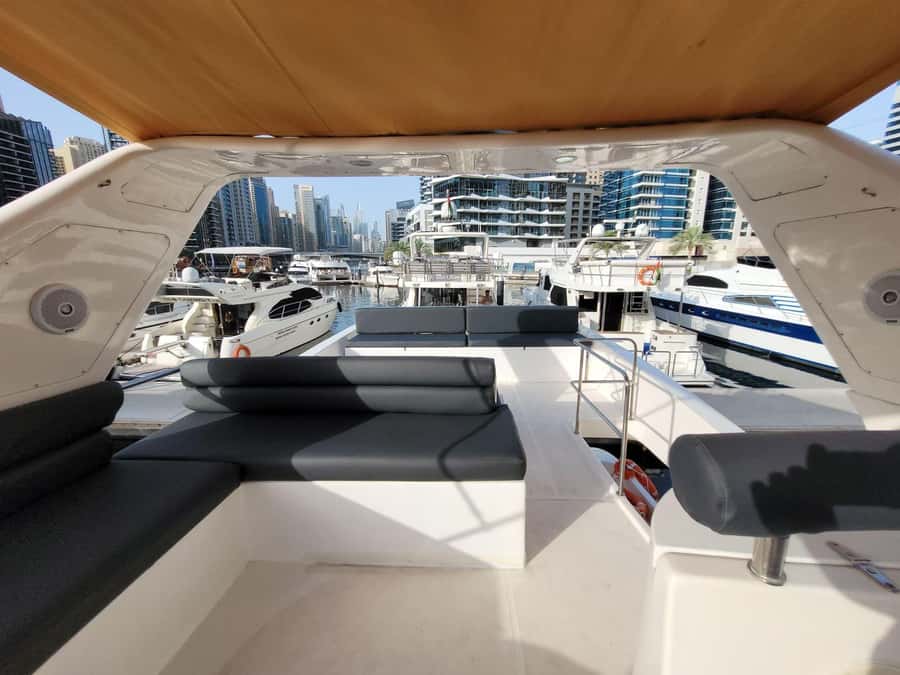 Dubai Marina luxury Yacht Tour: AinDubai,JBR &Harbour(1Hour) - What this one-hour cruise really gives you