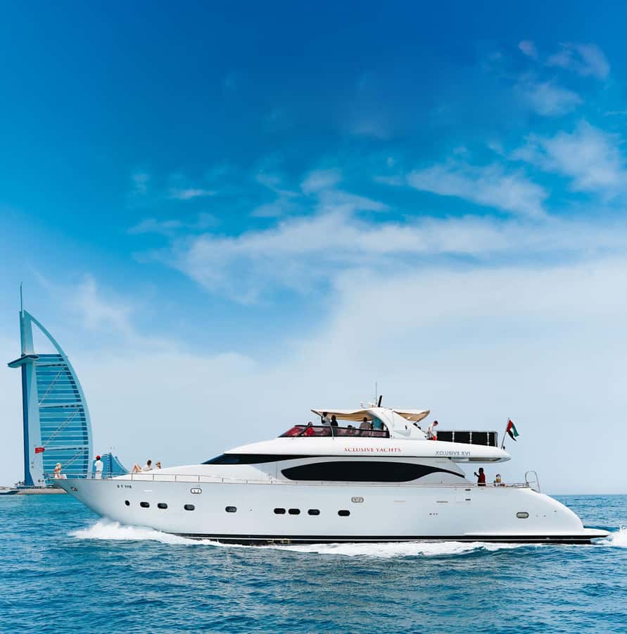 Dubai Marina: Luxury Yacht Tour with Breakfast or BBQ Option - What you see from Dubai Marina to Ain Dubai