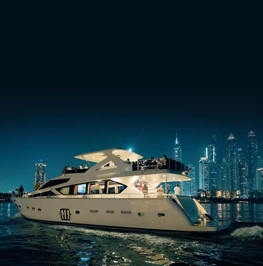 Dubai Marina: Luxury Yacht Tour with Breakfast or BBQ Option - Palm Jumeirah and the Burj Al Arab