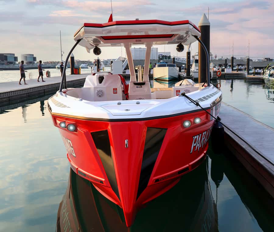 Dubai: Private Luxury Boat with Sightseeing Tour - Choosing Between One and Three Hours
