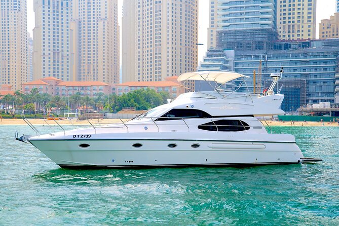 Dubai: Private Luxury Cruise on a Stylish 50ft Yacht - What the private yacht experience feels like