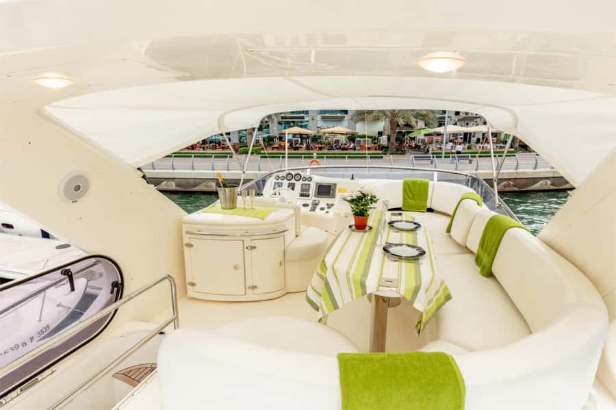 Dubai: Private Luxury Yacht Cruise for up to 20 People - Why a private yacht is a smart way to see Dubai