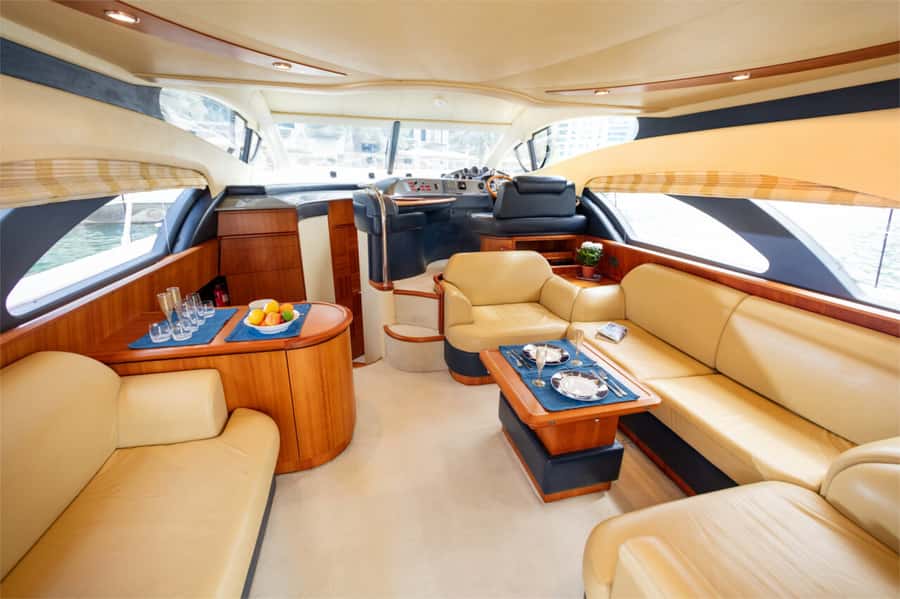 Dubai: Private Luxury Yacht Cruise for up to 20 People - One&Only The Palm and the Palm Jumeirah crescent