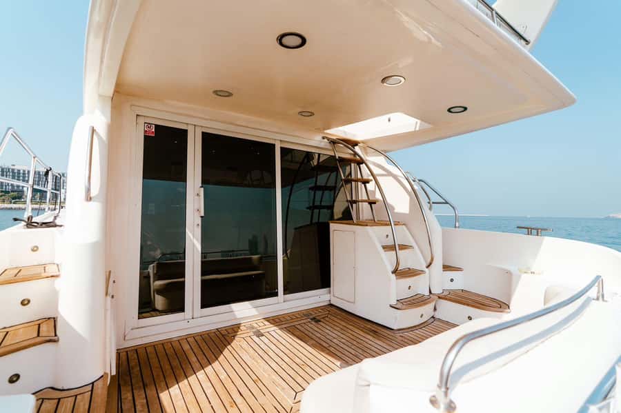 Dubai: Private Luxury Yacht Tour on a 50-Foot Yacht - What the crew adds to the experience
