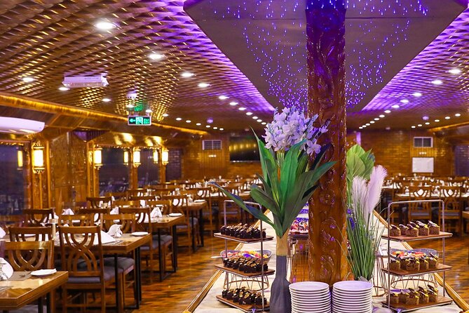Dubai VIP Dhow Cruise Celeste Enchanting Night Under the Stars - Comfort and group atmosphere