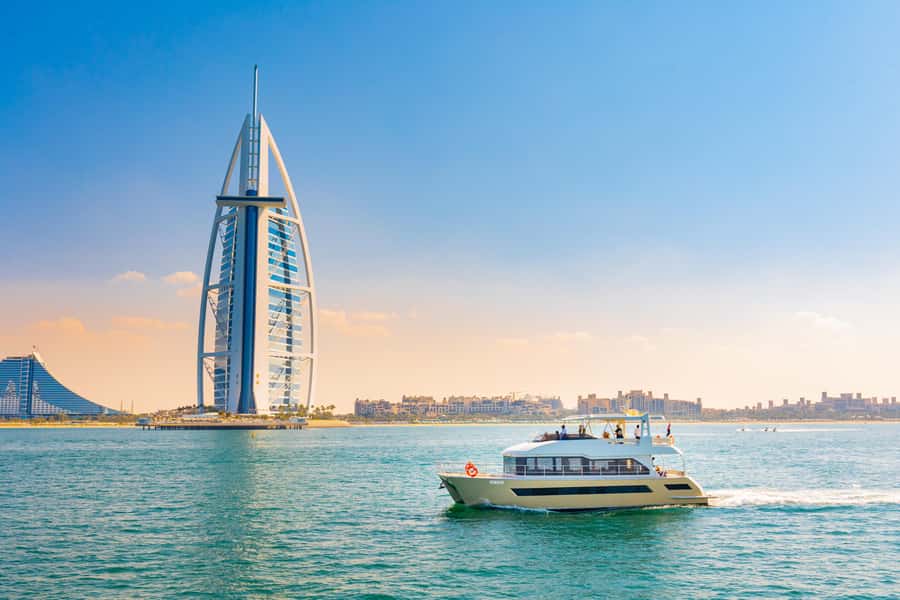 Dubai Waves & Dunes: Luxury Yacht Cruise w/ Red Dunes Safari - Who will enjoy this desert-to-coast combination?
