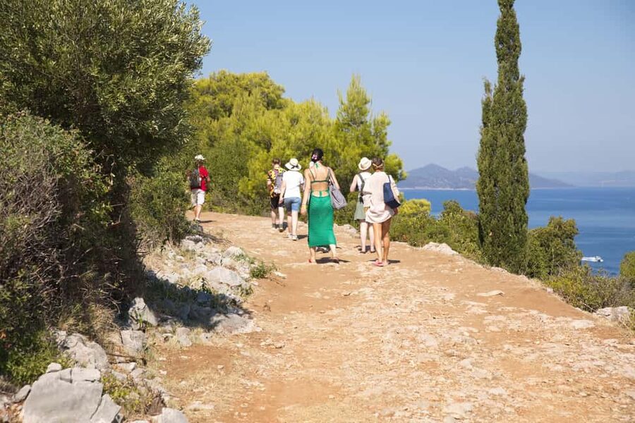 Dubrovnik: Elaphiti Island Luxury Pirate Ship Cruise - Should you book the Karaka Elaphiti cruise?
