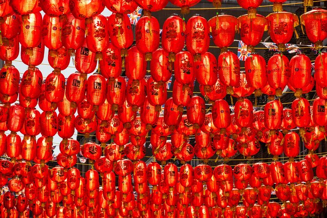 Eating London: Twilight Soho VIP Food & Drinks Tour - Chinatown and Bun House