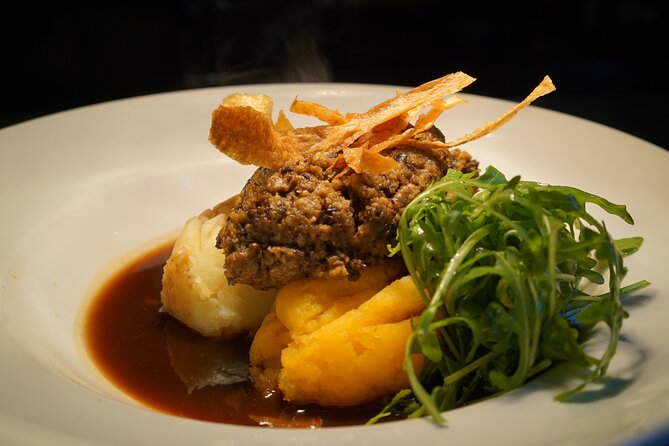 Edinburgh Luxury Private Food & Drink Tour with Eat Walk Tours - The food and drink: generous food, smaller pours