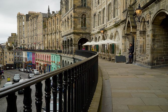 Edinburgh Luxury Private Food & Drink Tour with Eat Walk Tours - The guides make the difference