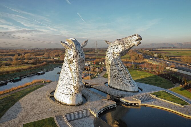 Edinburgh: Mary Queen of Scots Privately Guided Luxury Day Tour - The Kelpies, Wallace Monument, and Loch Leven