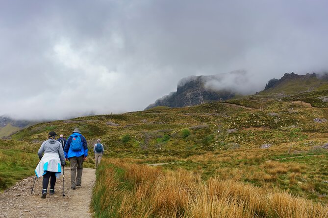 Edinburgh: Stirling Castle & Loch Lomond Private Luxury Day Tour - Balmaha and the Tom Weir statue