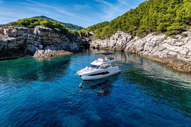 Exclusive Luxury Yacht Tour of the Elaphiti Islands - Seeing Dubrovnik’s walls from the water