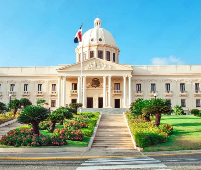 Exclusive VIP Excursion: Santo Domingo from Punta Cana – Private Service - Alcázar de Colón, a palace with a family connection