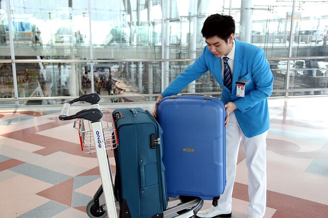 Fast Track with Private Butler at Suvarnabhumi Airport - Arrival with the electric buggy
