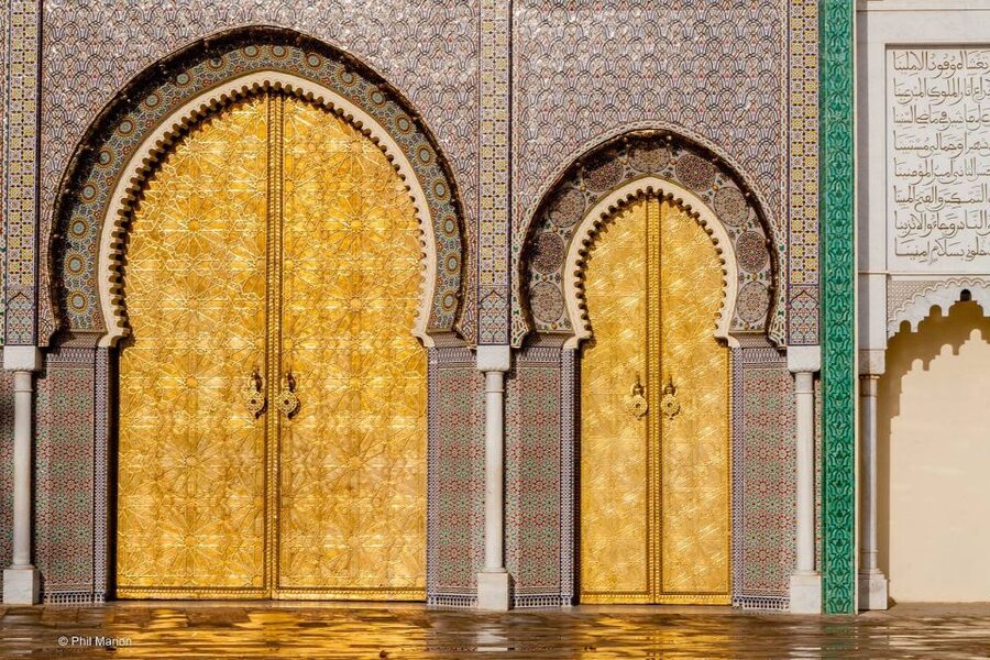 Fes: Guided Sightseeing Tour with Luxury Car - Tanneries and Seffarine Place