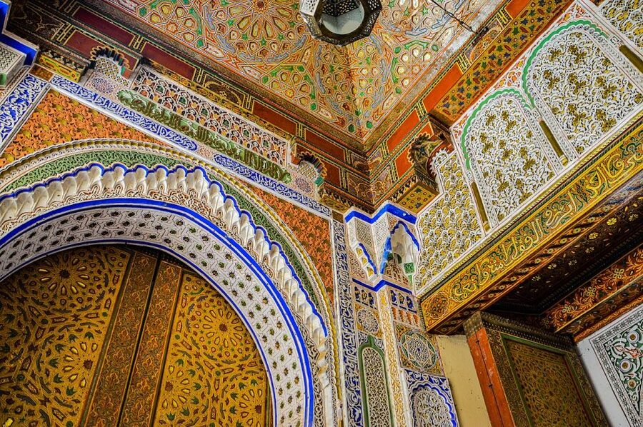 Fes: Guided Sightseeing Tour with Luxury Car - What the $60 price really buys