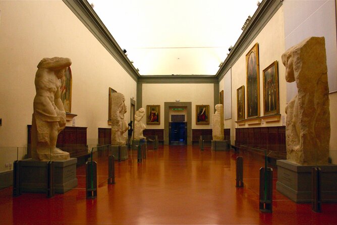 Florence David First Viewing & Duomo with Terrace VIP Access Tour - Who will enjoy this Florence morning most