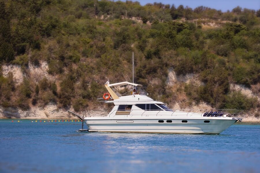 From Corfu: Luxury Yacht Cruise to Paxos and Antipaxos - Who will enjoy this cruise most?