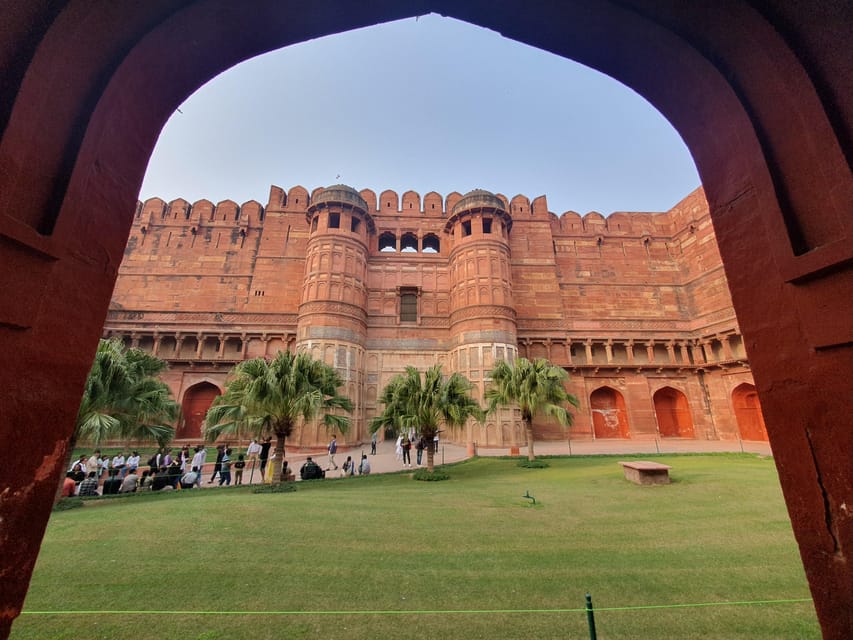 From Delhi: Deluxe Taj Mahal and Agra tour with Luxury Cars - Agra Fort and the Mughal power behind the monument