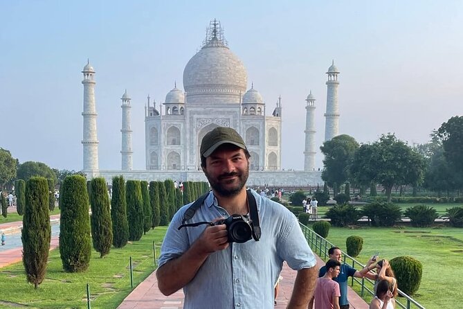 From Delhi: Luxury Group tour of Agra by Car- TOP RATED TOUR - The marble workshop and handicraft stop