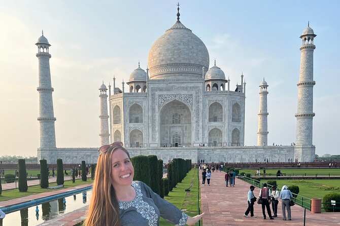 From Delhi: Luxury Group tour of Agra by Car- TOP RATED TOUR - Drivers, comfort, and the long return to Delhi