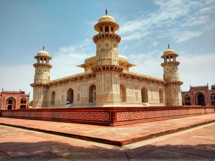From Delhi: Private 2-Day Golden Triangle Luxury Tour - Meeting the Taj Mahal at sunrise