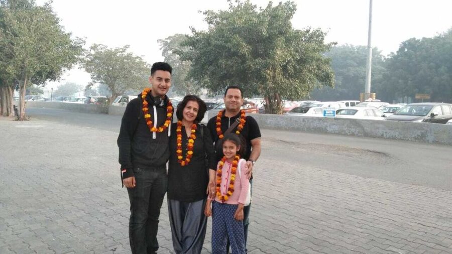 From Delhi: Private 2-Day Golden Triangle Luxury Tour - Leaving Delhi before dawn for Agra