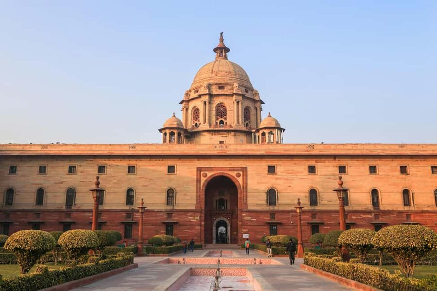From Delhi: Private 4-Day Golden Triangle Luxury Tour - Choosing between four star and five star hotels