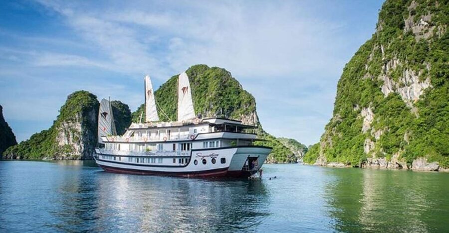 From Hanoi: 2-Day Bai Tu Long Bay Luxury Cruise with Jacuzzi - Why Bai Tu Long Bay is the better setting for a short cruise