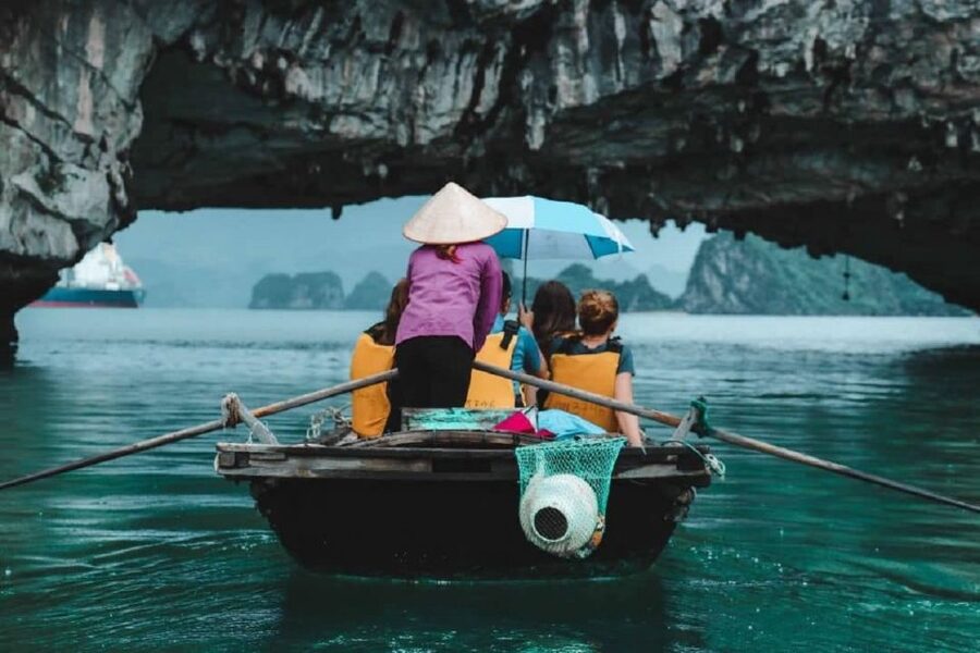 From Hanoi: 2-Day Bai Tu Long Bay Luxury Cruise with Jacuzzi - Day one: limestone islands, kayaking, and time on deck