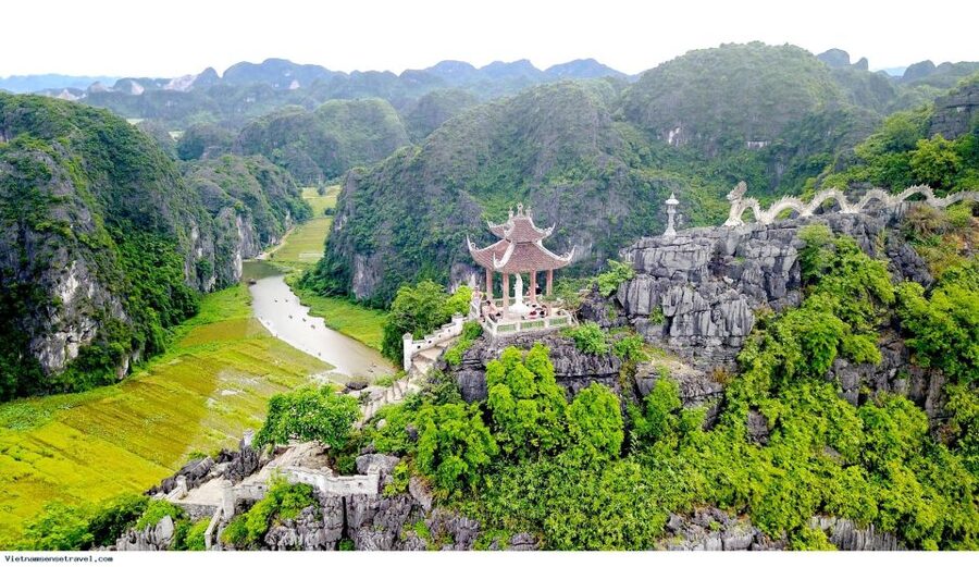 From Hanoi: 3-Day Luxury Tour Ninh Binh & Ha Long Bay Cruise - Day two: From Ninh Binh to a Lan Ha Bay cabin