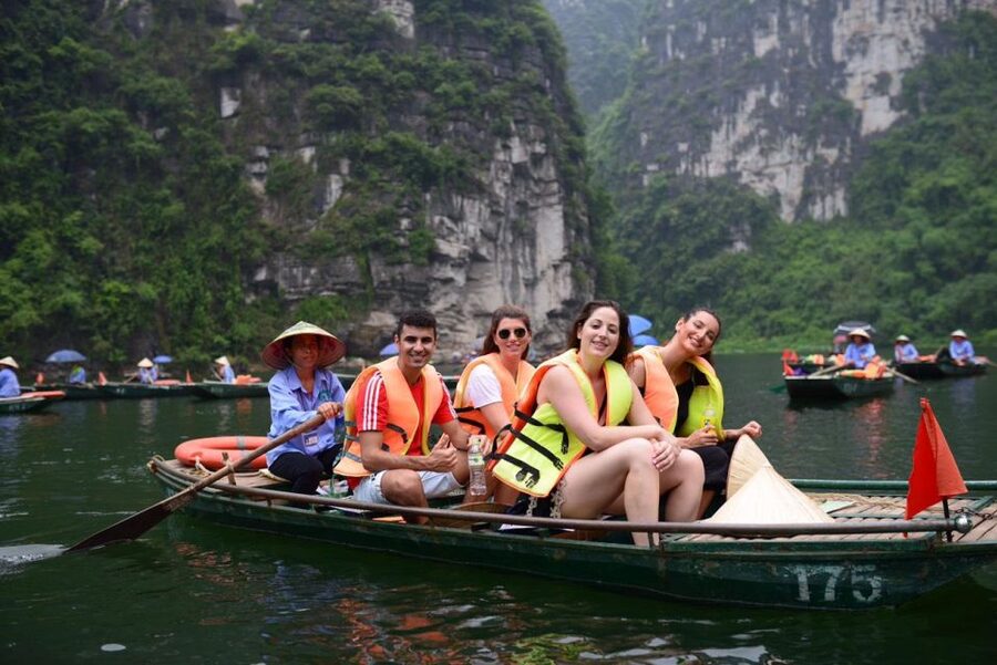 From Hanoi: 3-Day Luxury Tour Ninh Binh & Ha Long Bay Cruise - Tra Bau, kayaking, and the sunset party