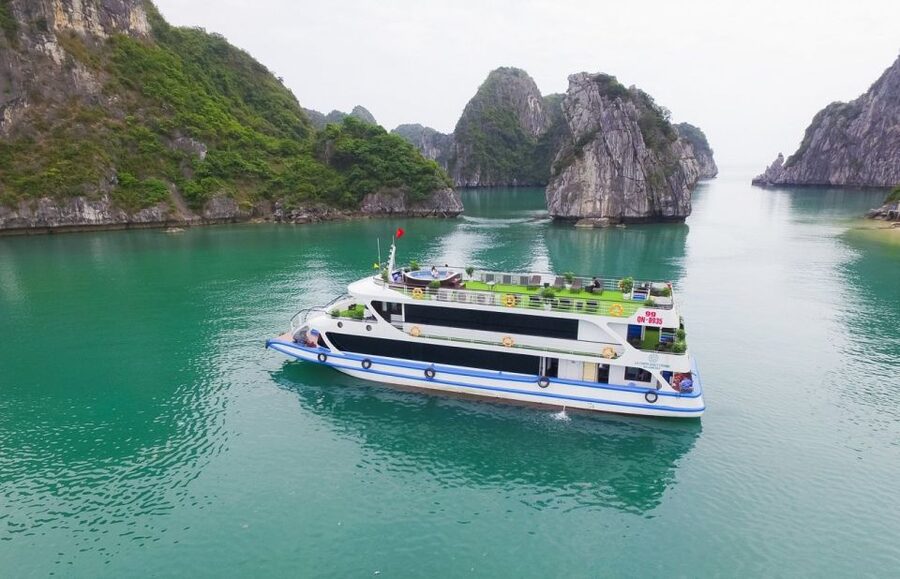 From Hanoi: Ha Long Bay Luxury Cruise Day Tour with Jacuzzi - Sunset snacks and the jacuzzi