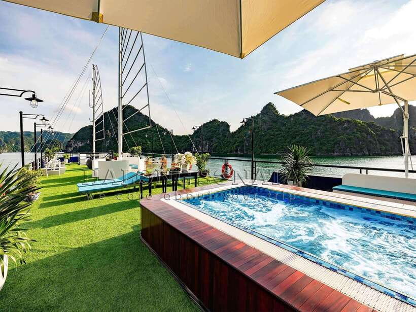 From Hanoi: Ha Long Bay Luxury Cruise with Big & Small Group - A Long Day for Ha Long Bay’s Classic Sights